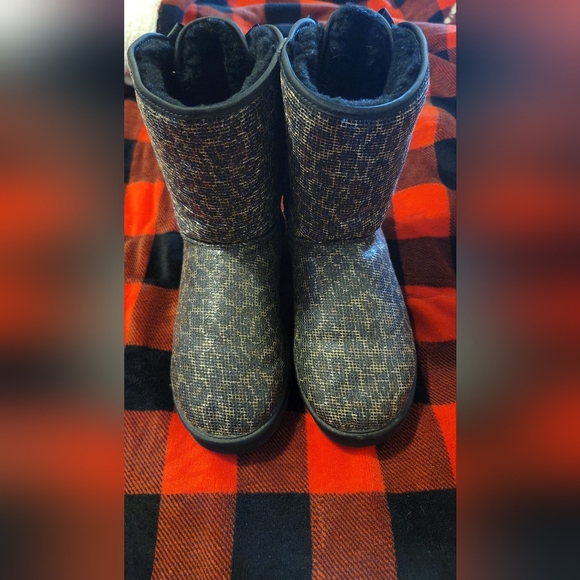 UGG Bailey Bow boots - Picture 2 of 3